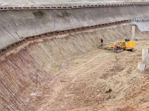 湖滨基坑边坡加固